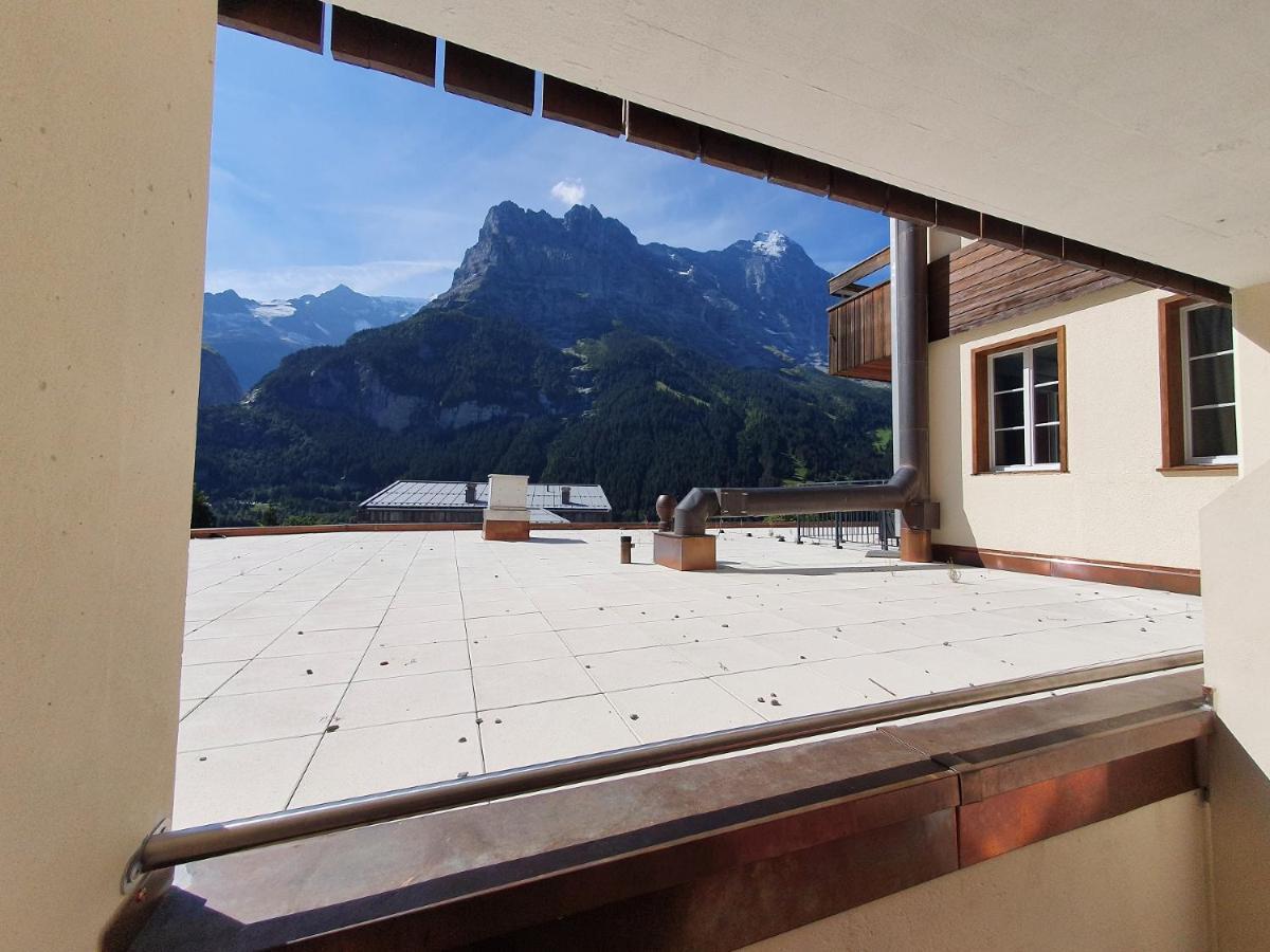 Chambre Double - Vue Partielle sur Eiger
