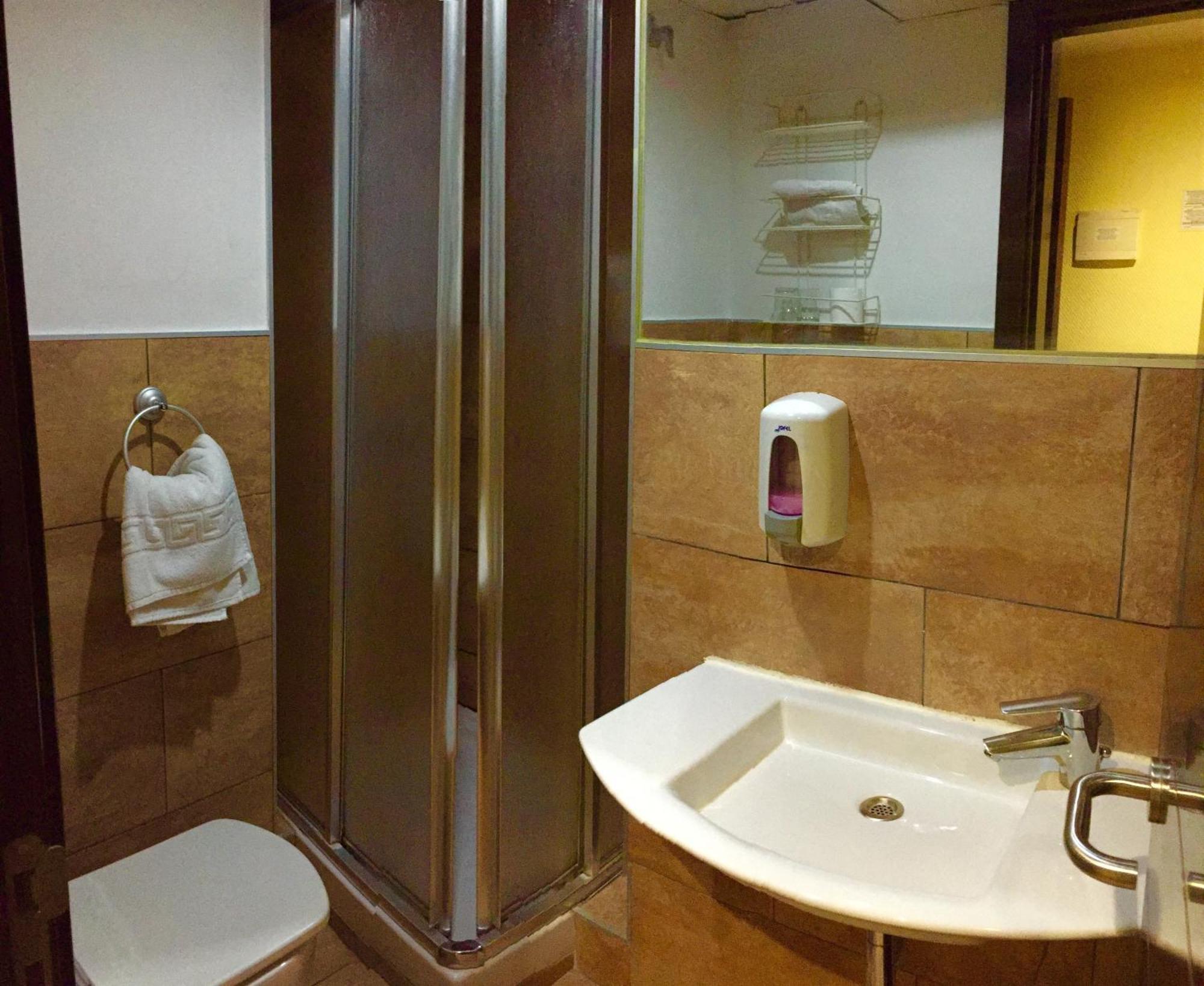 Double Room,1658750383:JPEG