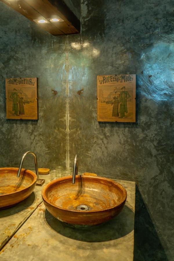 Standard Suite,1030760935:JPEG