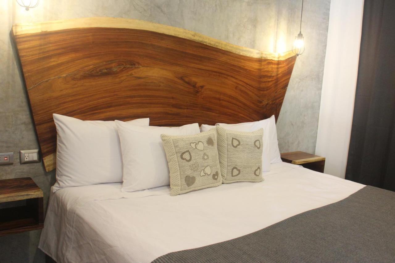 Suite Deluxe avec Terrasse Privée et Baignoire avec Contrôle de Température
