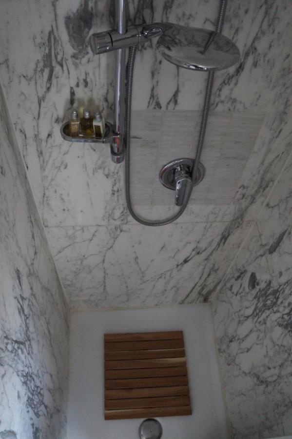Deluxe Suite Spa Bath