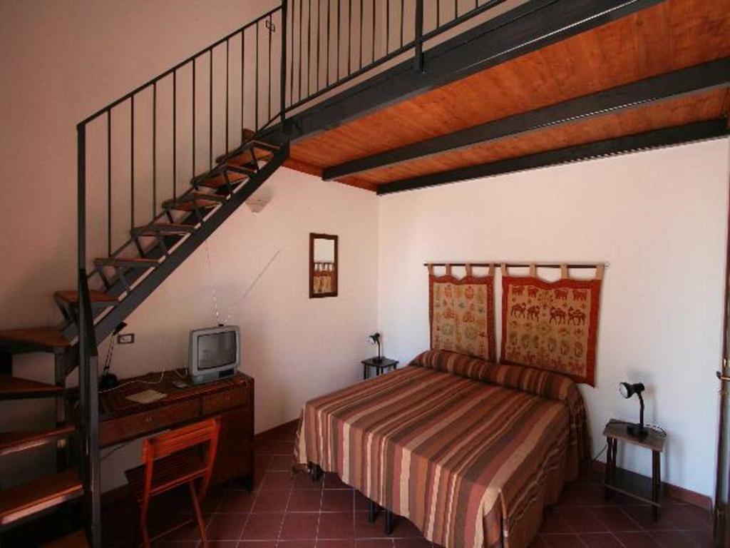 Double or Twin Room Split Level