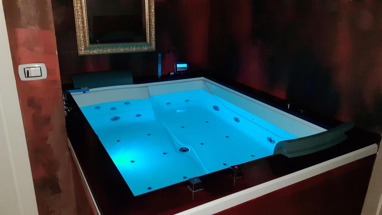 Deluxe Double or Twin Room Spa Bath