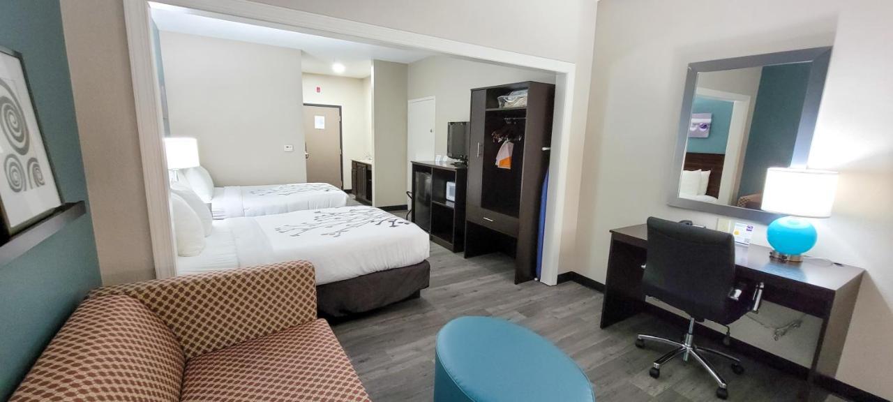 Suite with Two Double Beds and Sofa Bed - Non Smoking,1127667795:JPEG