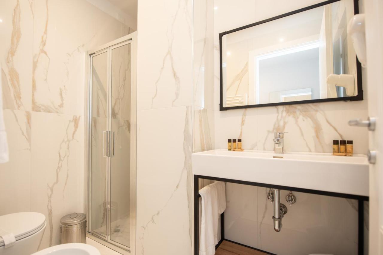 Double or Twin Room Private Bathroom