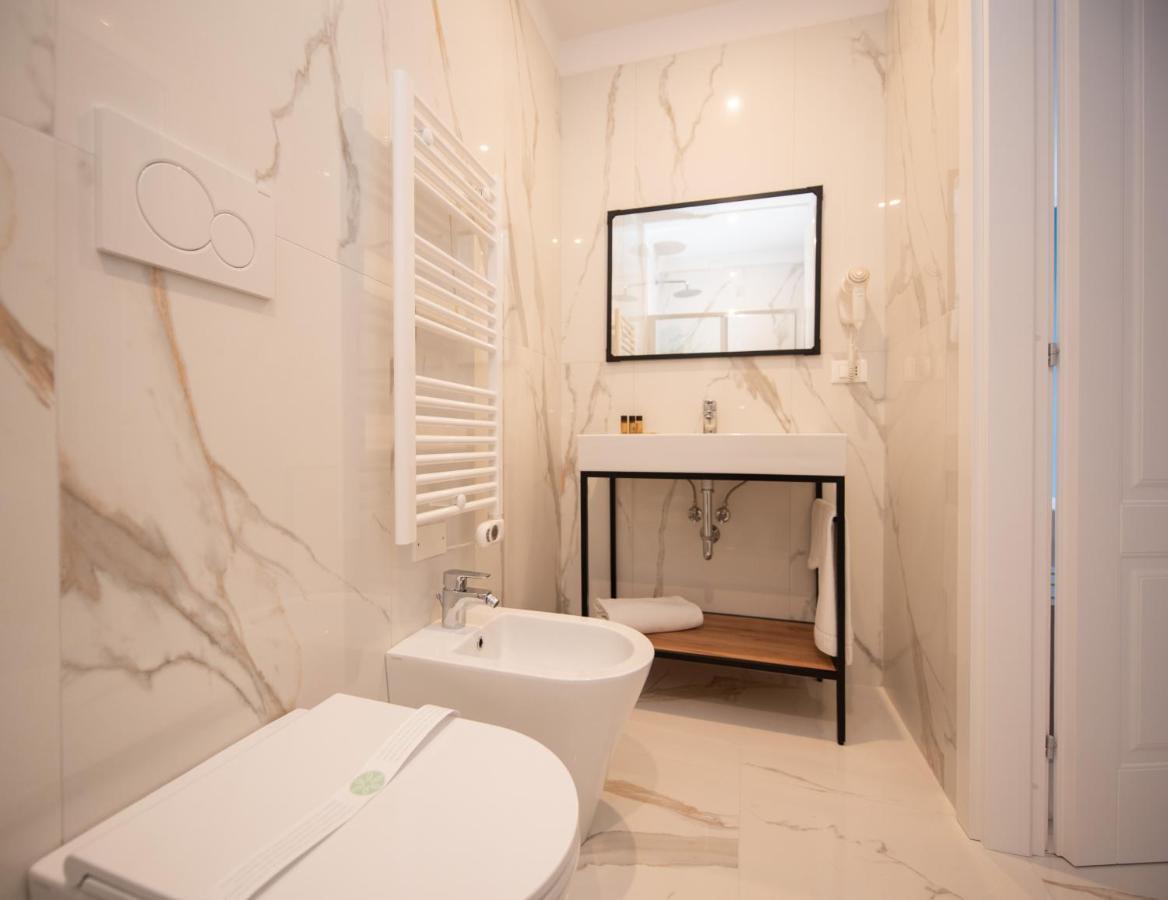 Double or Twin Room Private Bathroom