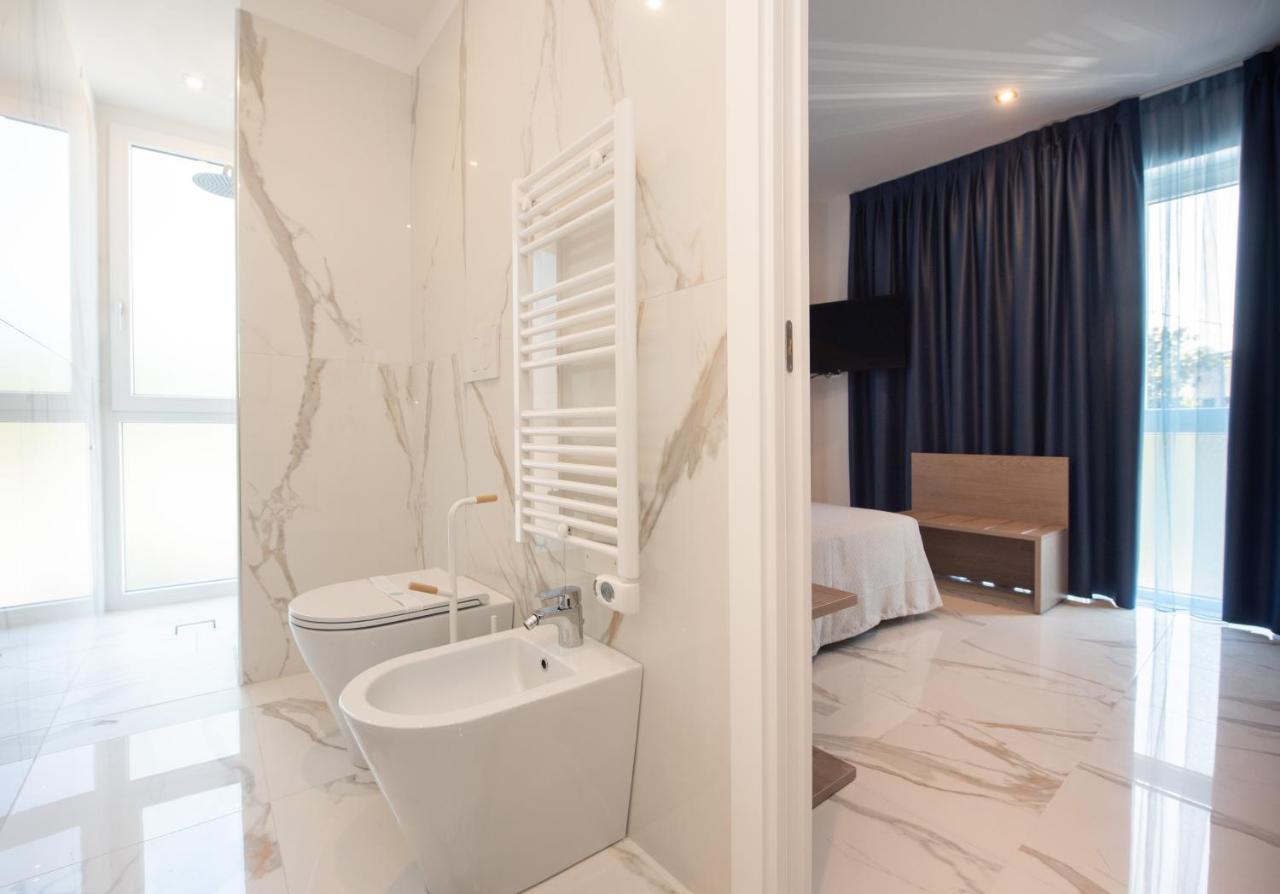 Double or Twin Room Private Bathroom