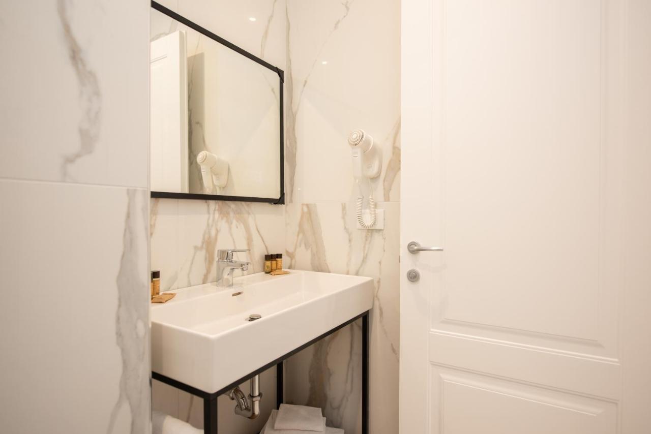 Double or Twin Room Private Bathroom