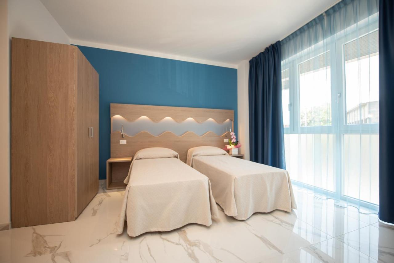 Double or Twin Room Private Bathroom