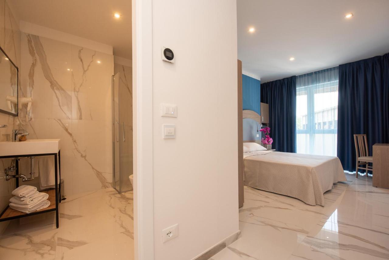 Double or Twin Room Private Bathroom