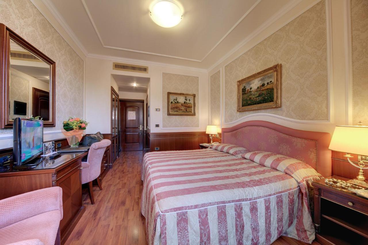 Double classic room mountain view