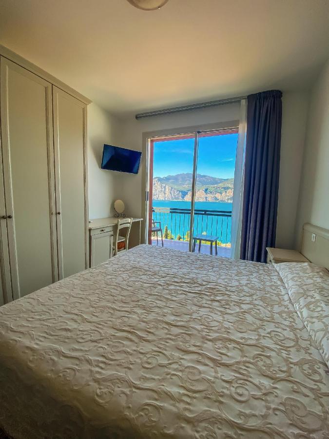 Double Room Private External Bathroom Balcony Lake View