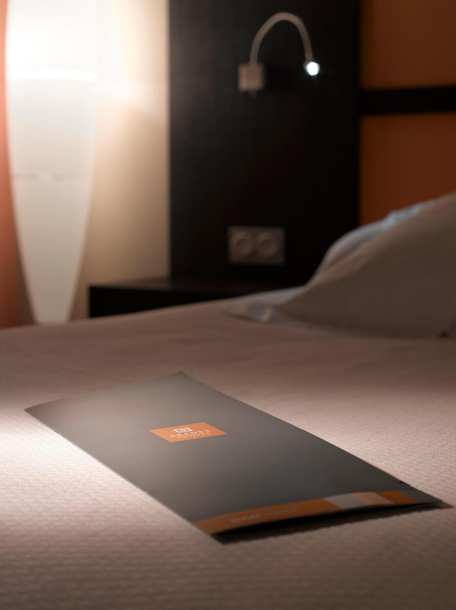 Twin Room with Extra Bed (2 Adults + 1 Child),1272844375:JPEG