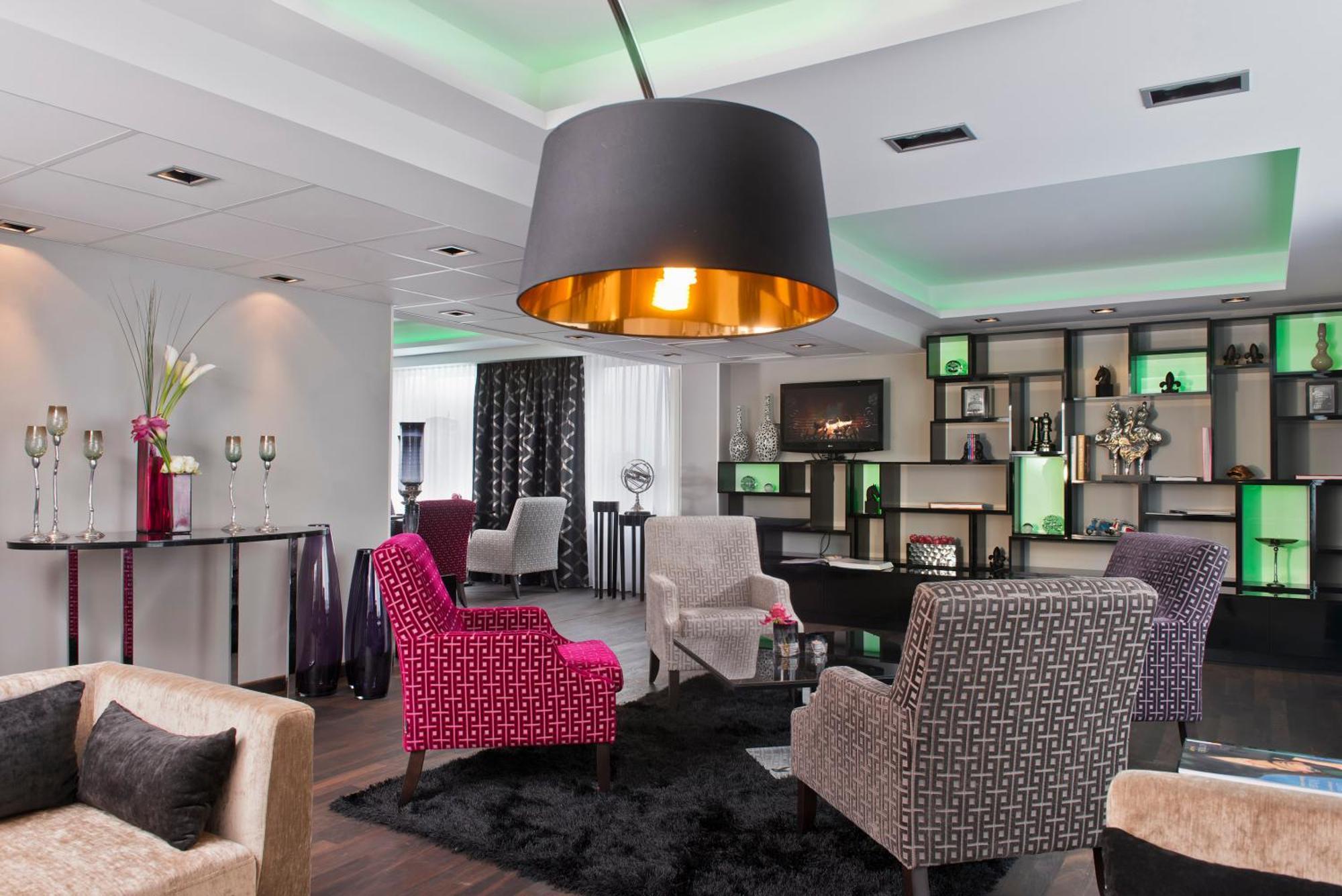 Club Double Room with free Club Lounge Access,1588047091:JPEG
