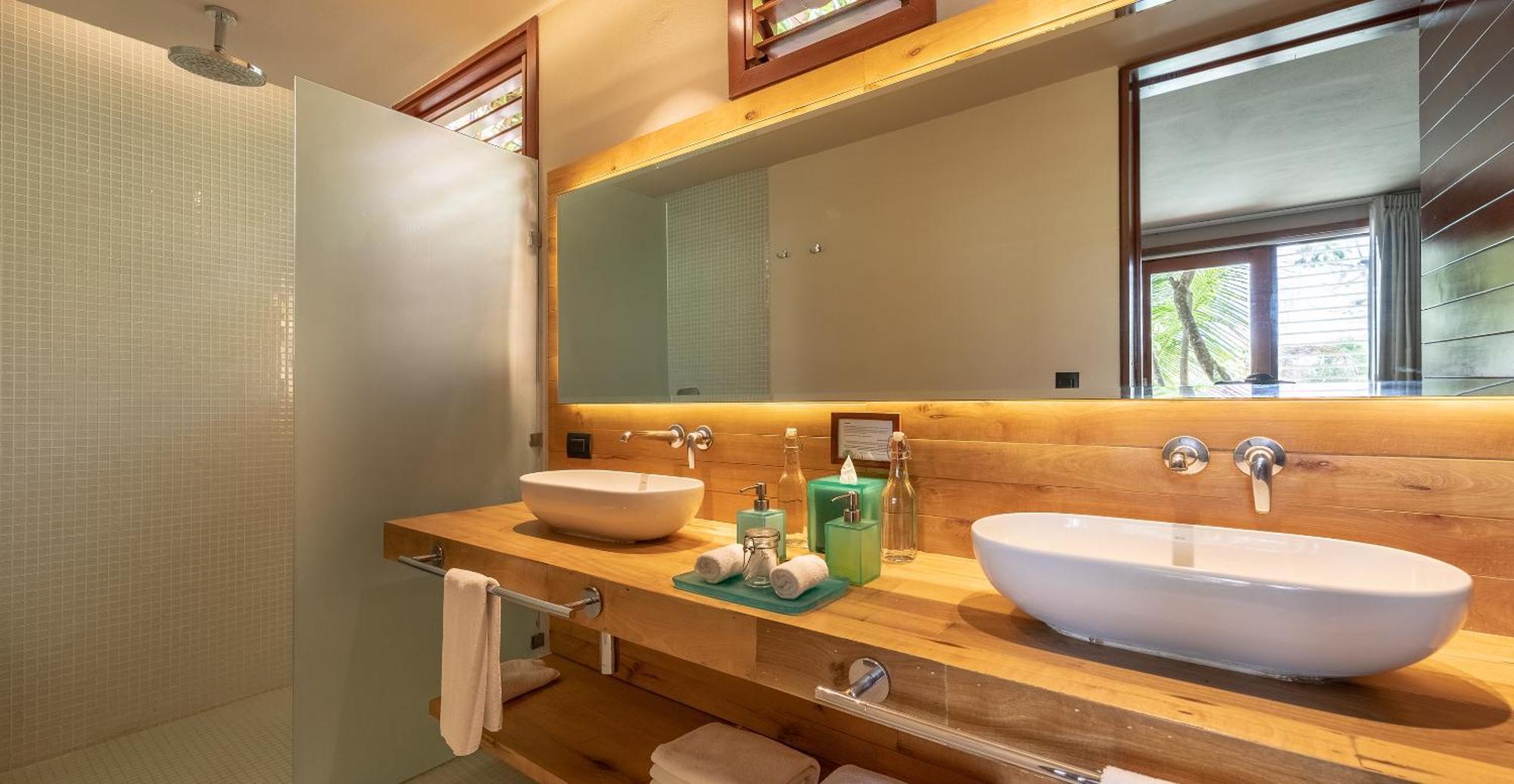 Quarto com Vista da Piscina