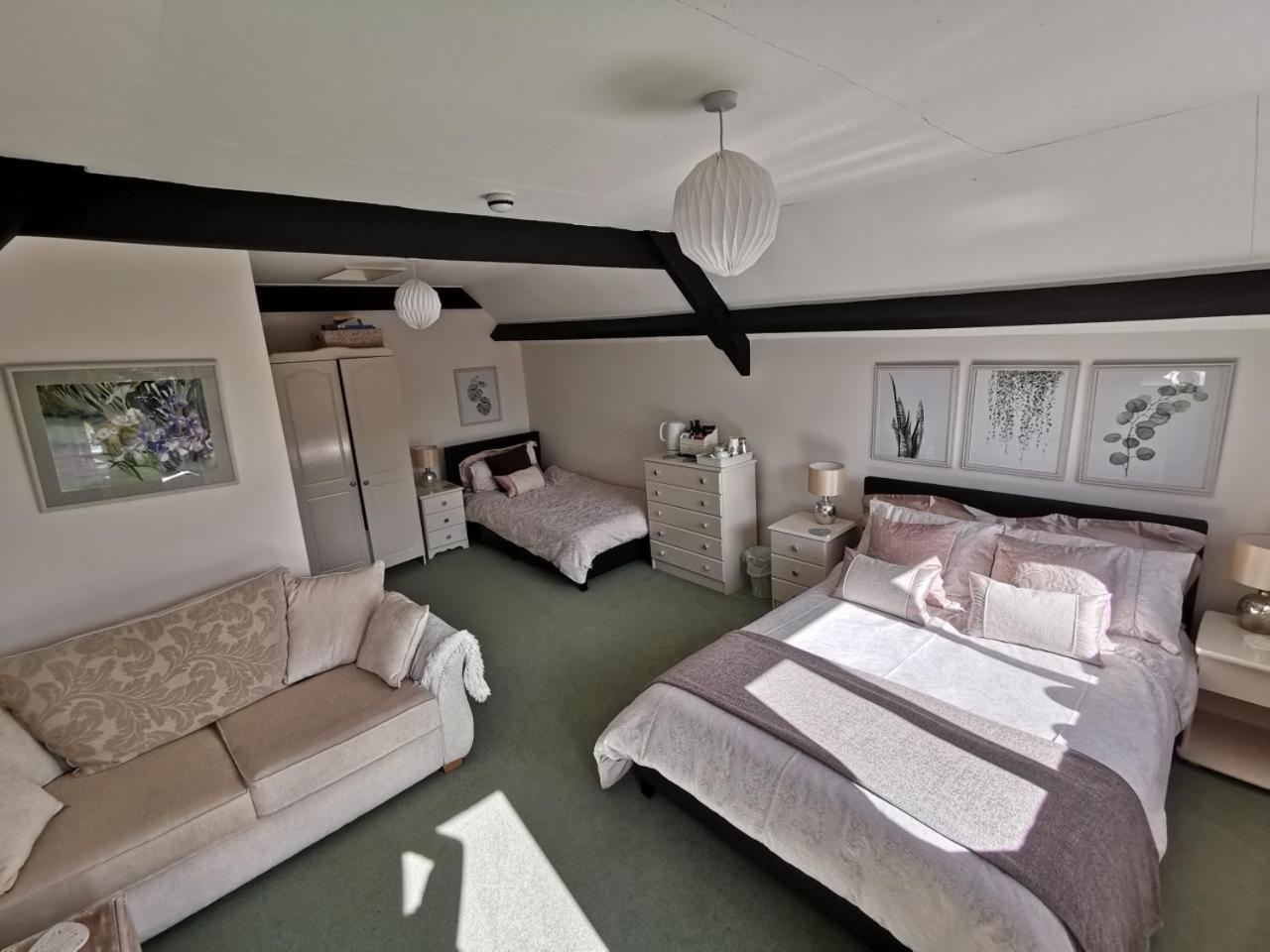 Triple Room,1589224253:JPEG
