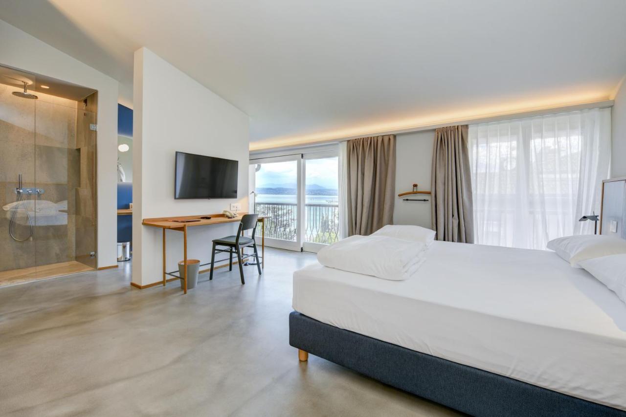 Superior Double Room Lateral Lake View