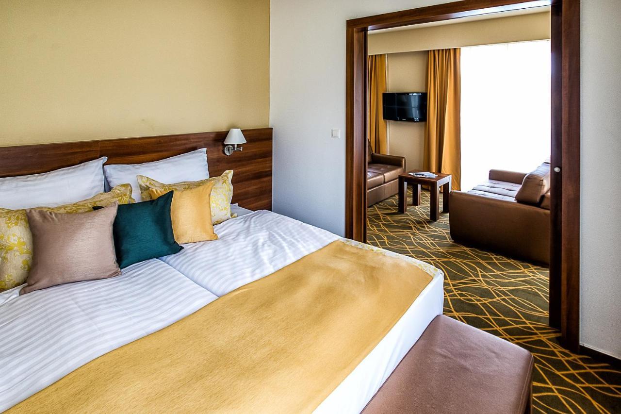 Deluxe Suite,1246423324:JPEG