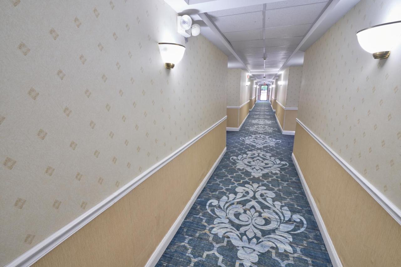 Superior Room with Two Queen Beds (Non-Smoking)