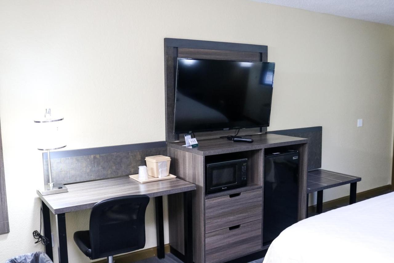 King Room - Accessible/Non Smoking,1256442718:JPEG