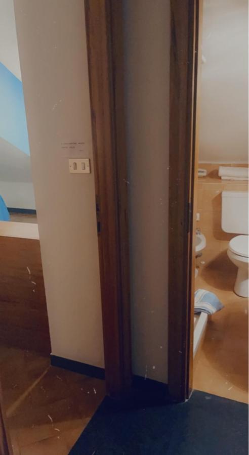 Twin Room Private External Bathroom