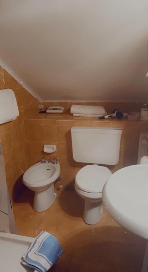 Twin Room Private External Bathroom