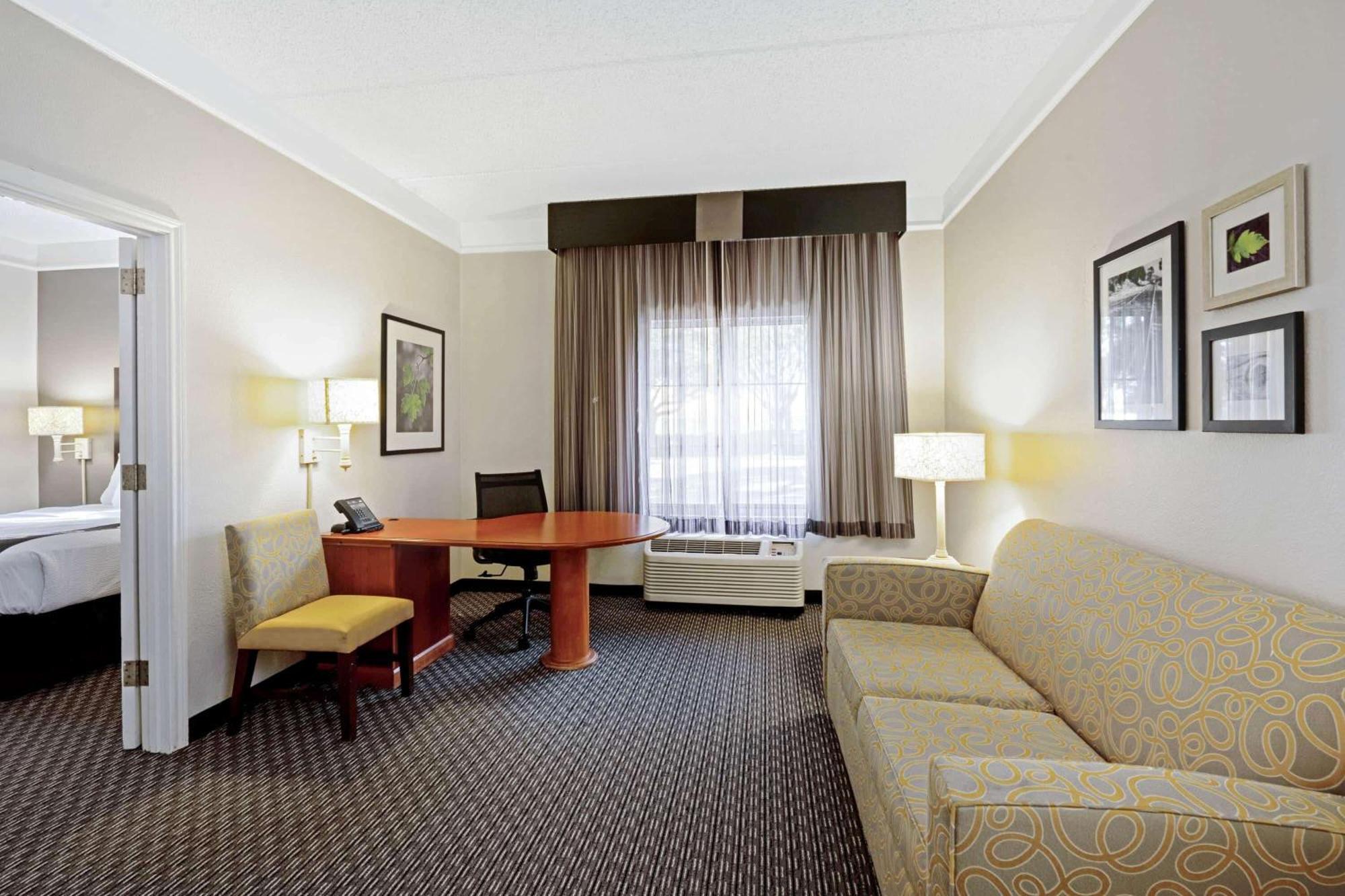 King Studio Suite - Non-Smoking,1275553837:JPEG