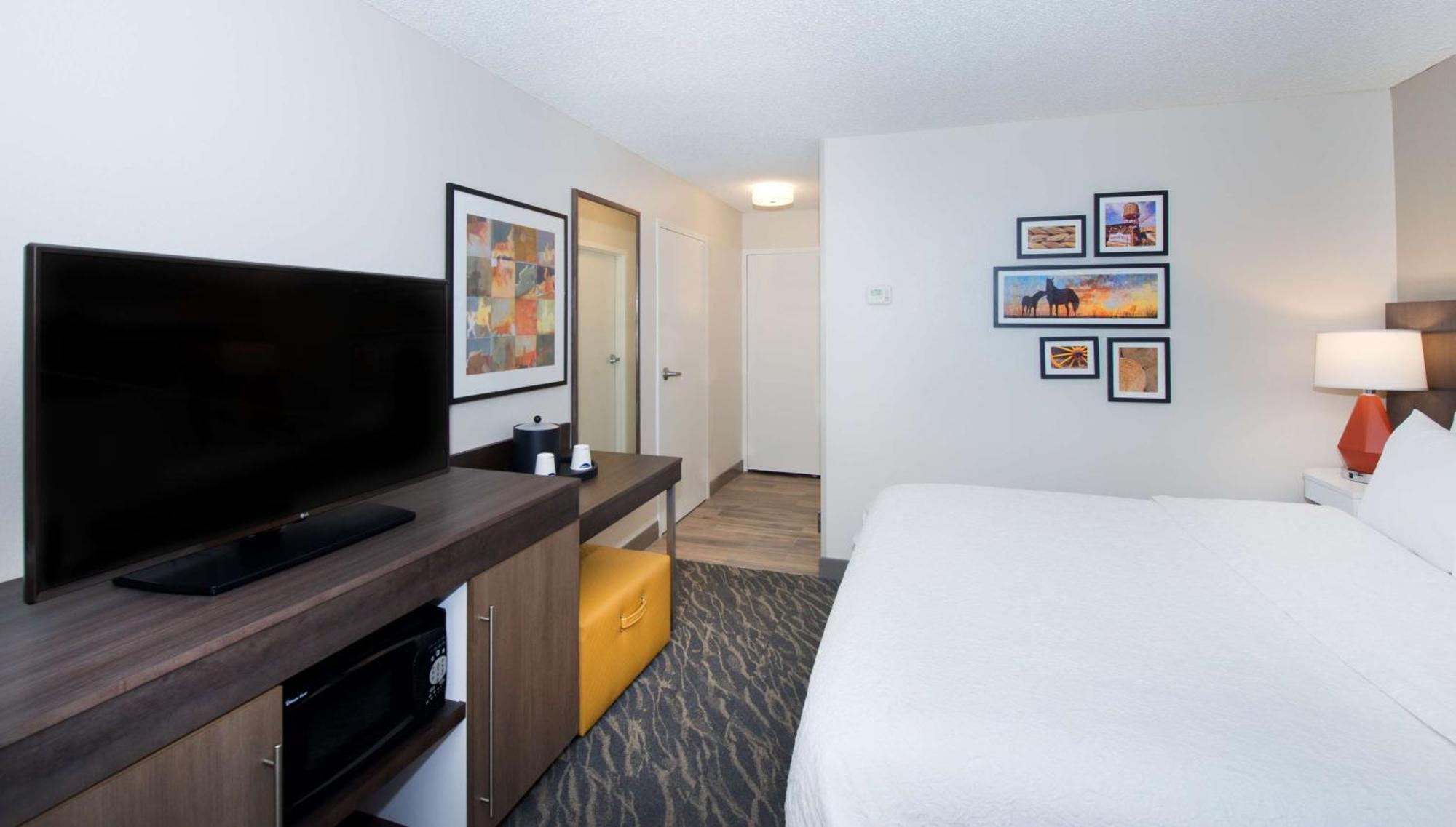 King Room with King Bed - Non-Smoking,1275782677:JPEG
