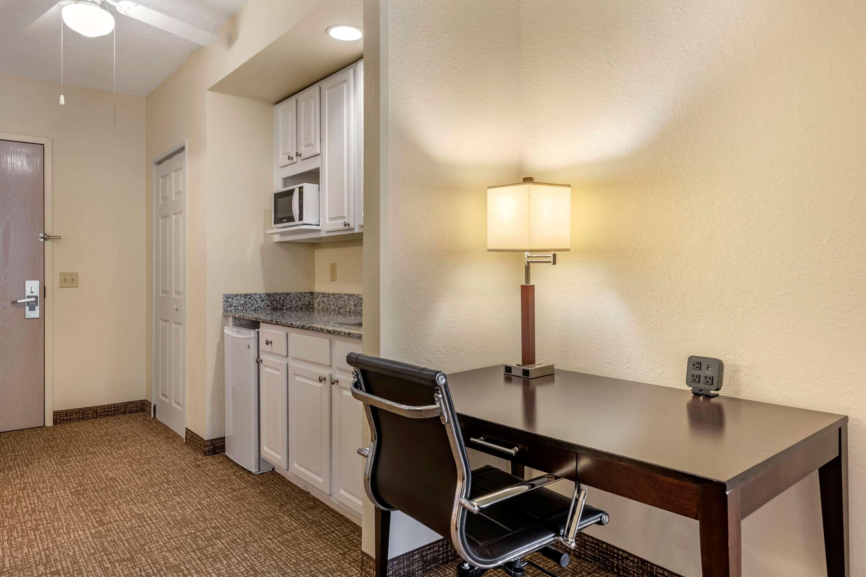 One-Bedroom King Suite with Sofa Bed - Non-Smoking,1276523965:JPEG