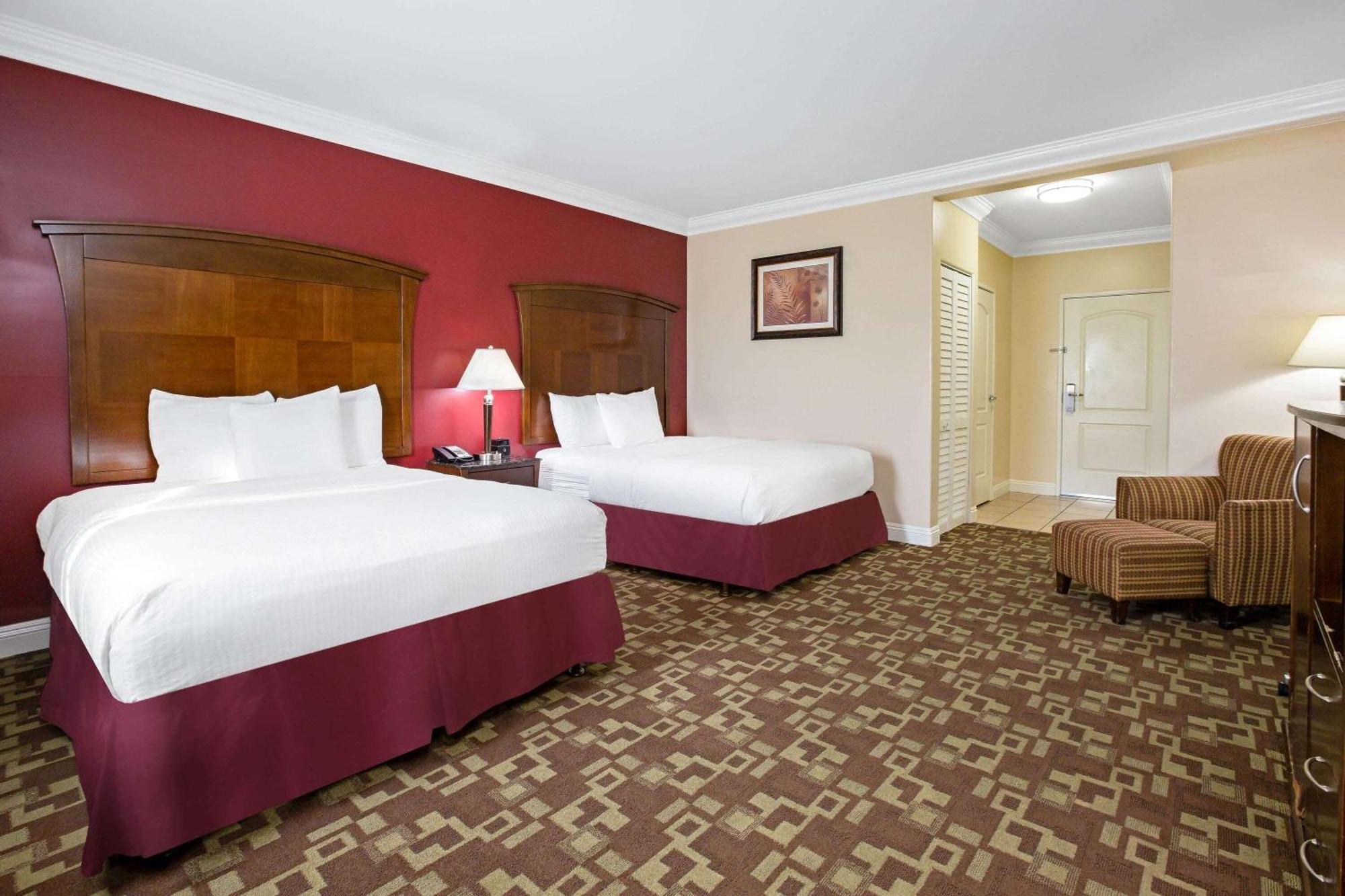 Queen Room with Two Queen Beds and Roll-In Shower - Mobility/Hearing Accessible - Non-Smoking,1276815313:JPEG