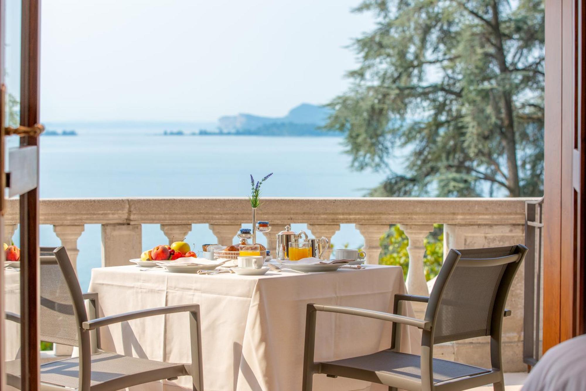 Superior Double Room Terrace Lake View