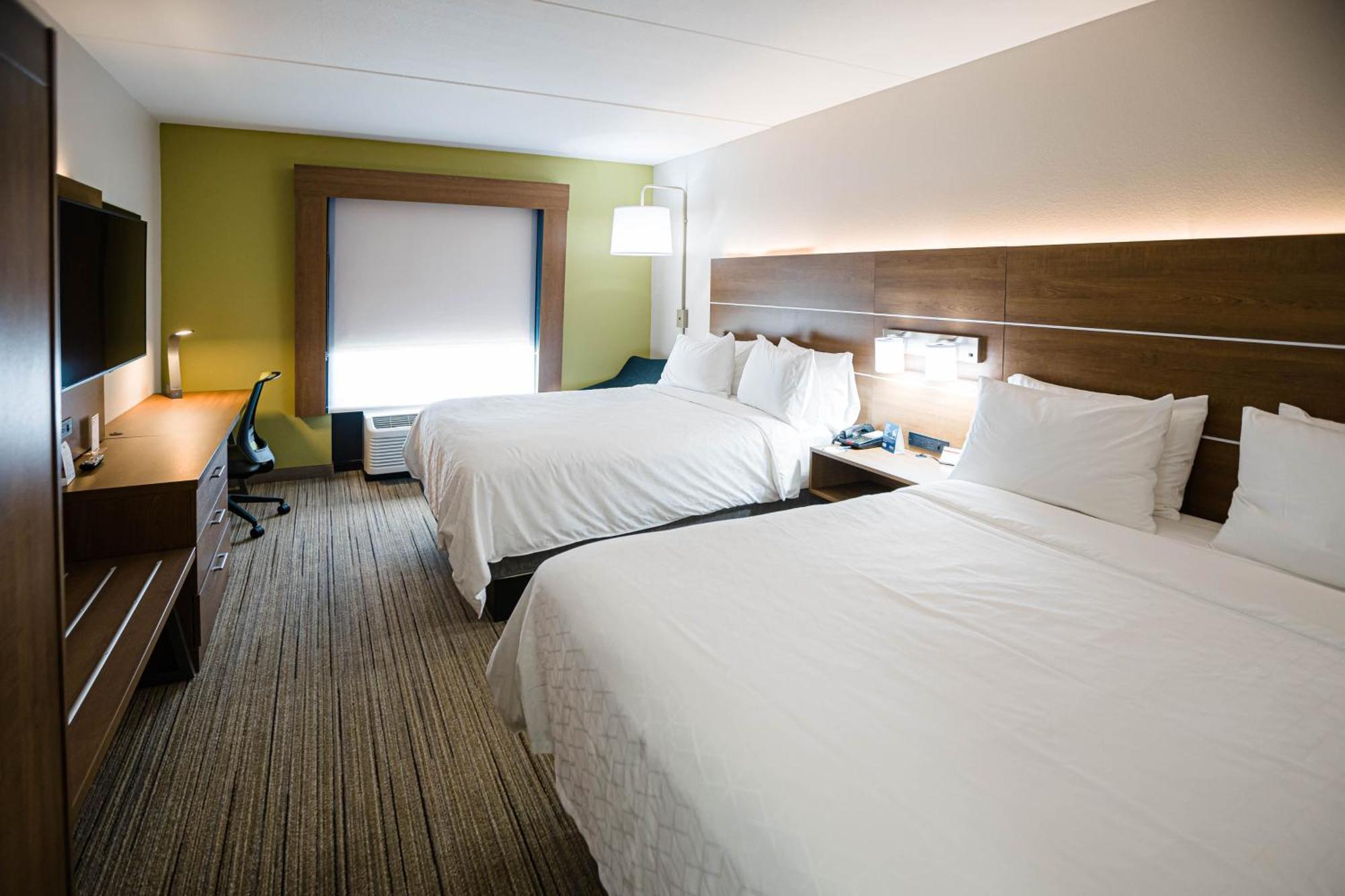 Standard Room with Two Queen Beds,1281608257:JPEG