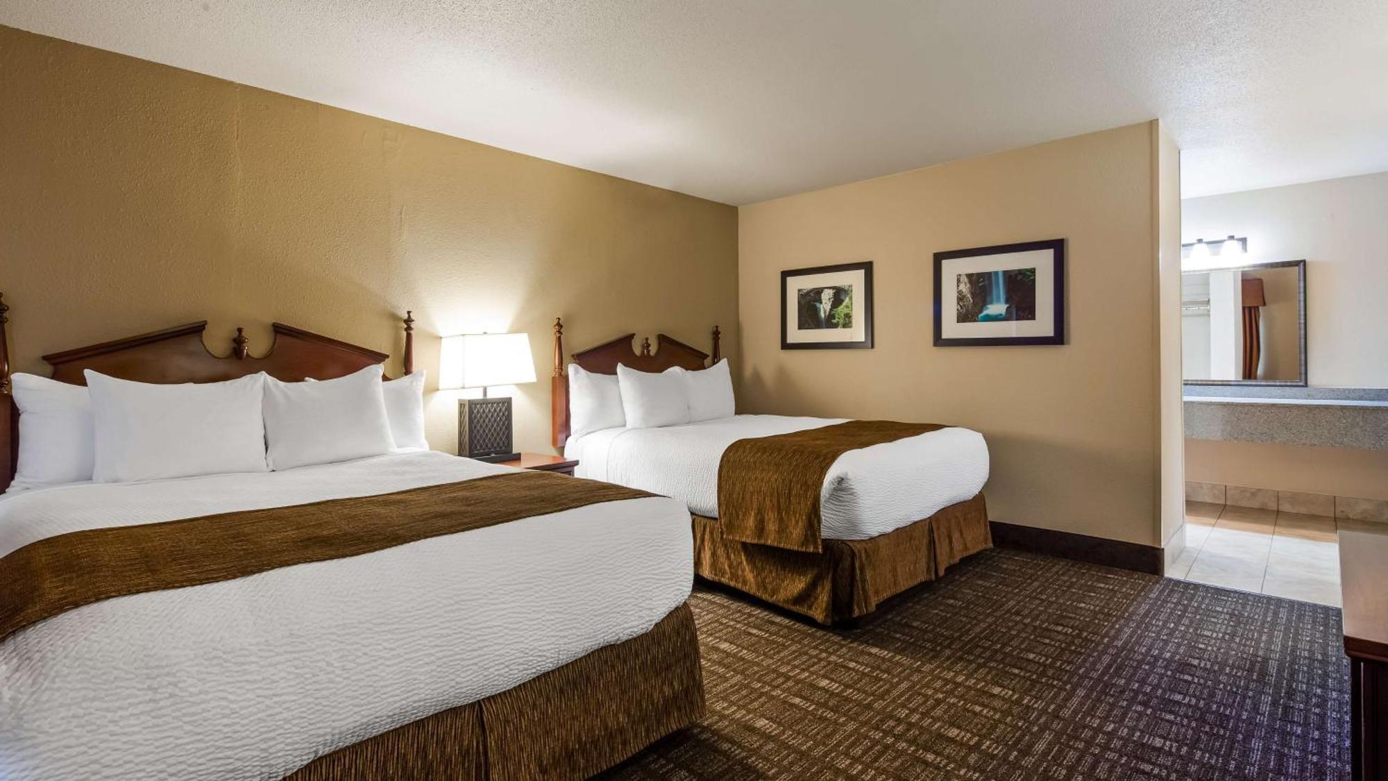 Queen Room with Two Queen Beds and Roll In Shower - Disability Access,1282023829:JPEG