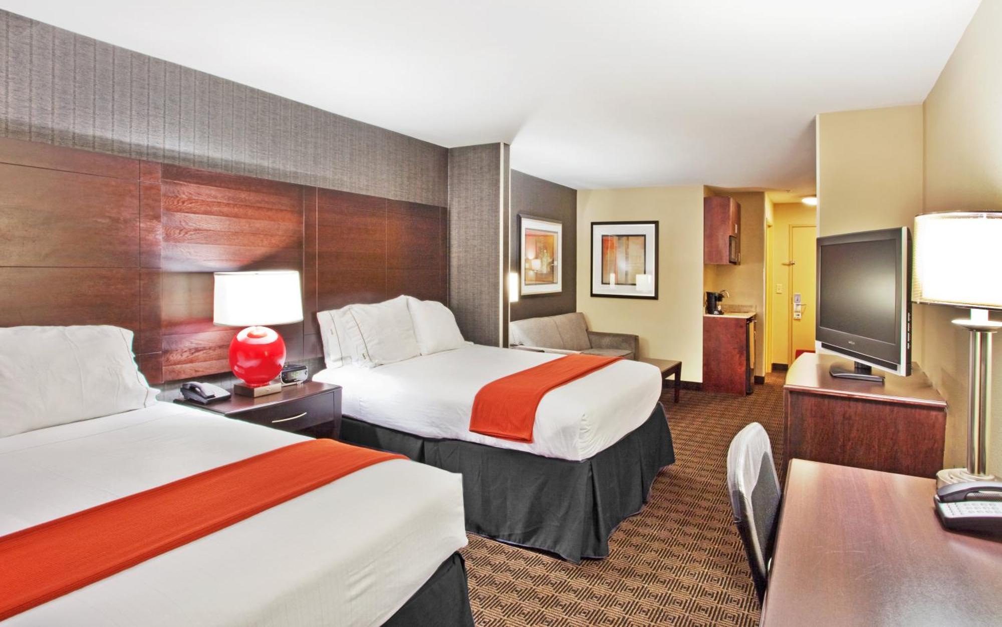 Double Suite,1756474529:JPEG