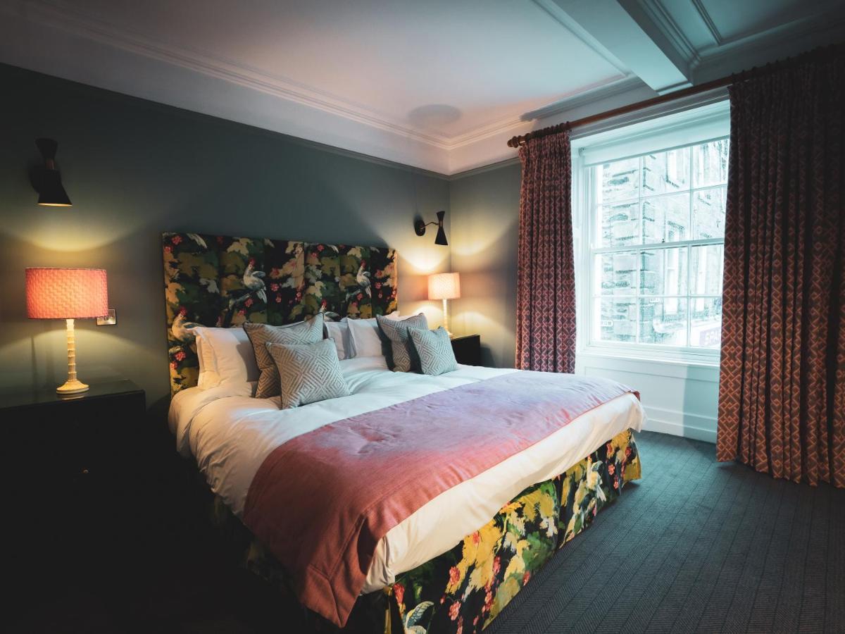 Deluxe Room,1597552426:JPEG