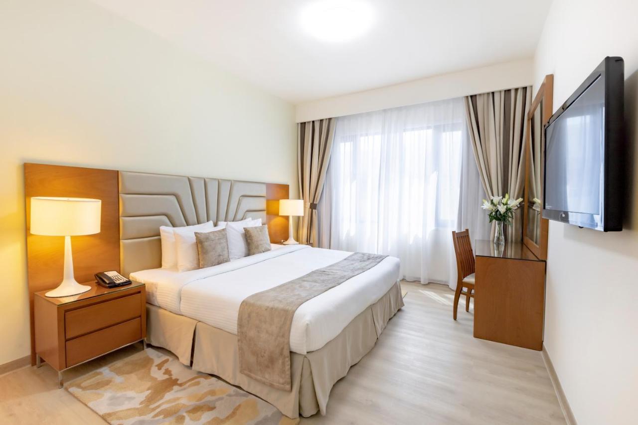 Grand Premier Three Bedroom Suite Balcony