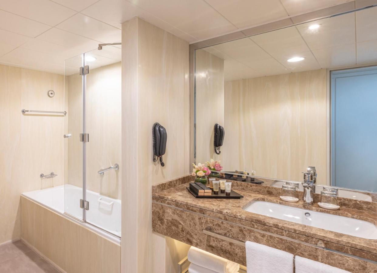 Grand Three Bedroom Suite Balcony