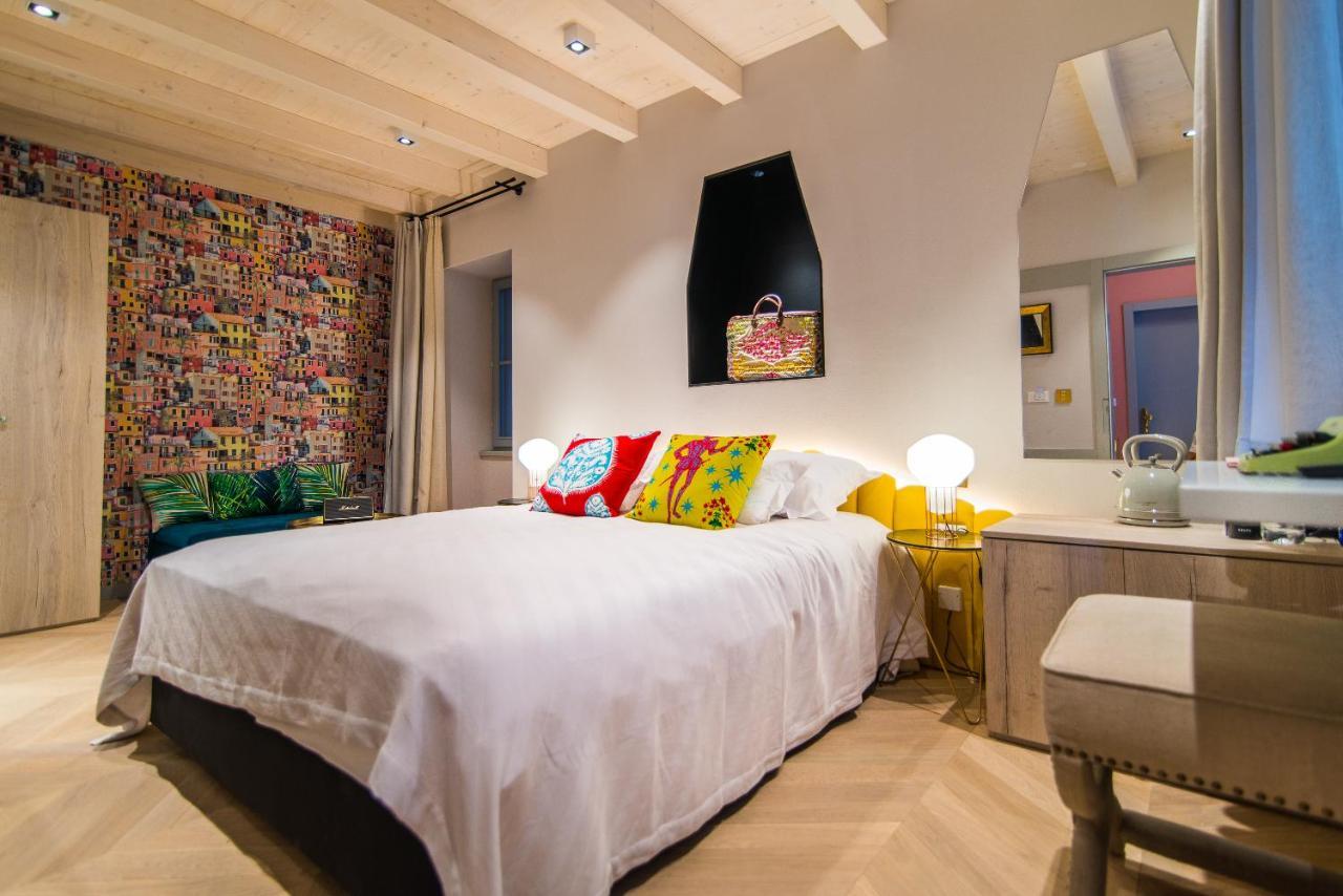 Deluxe Room (2 Adults + 1 Child),1559303245:JPEG