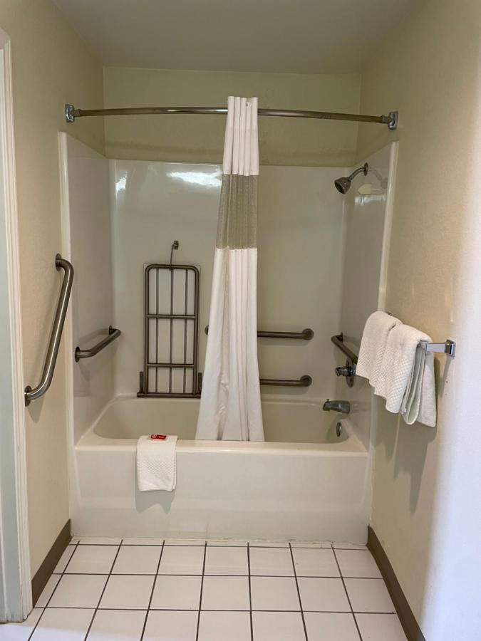 Efficiency Queen Room with Two Queen Beds - Accessible/Non-Smoking,1328527118:JPEG