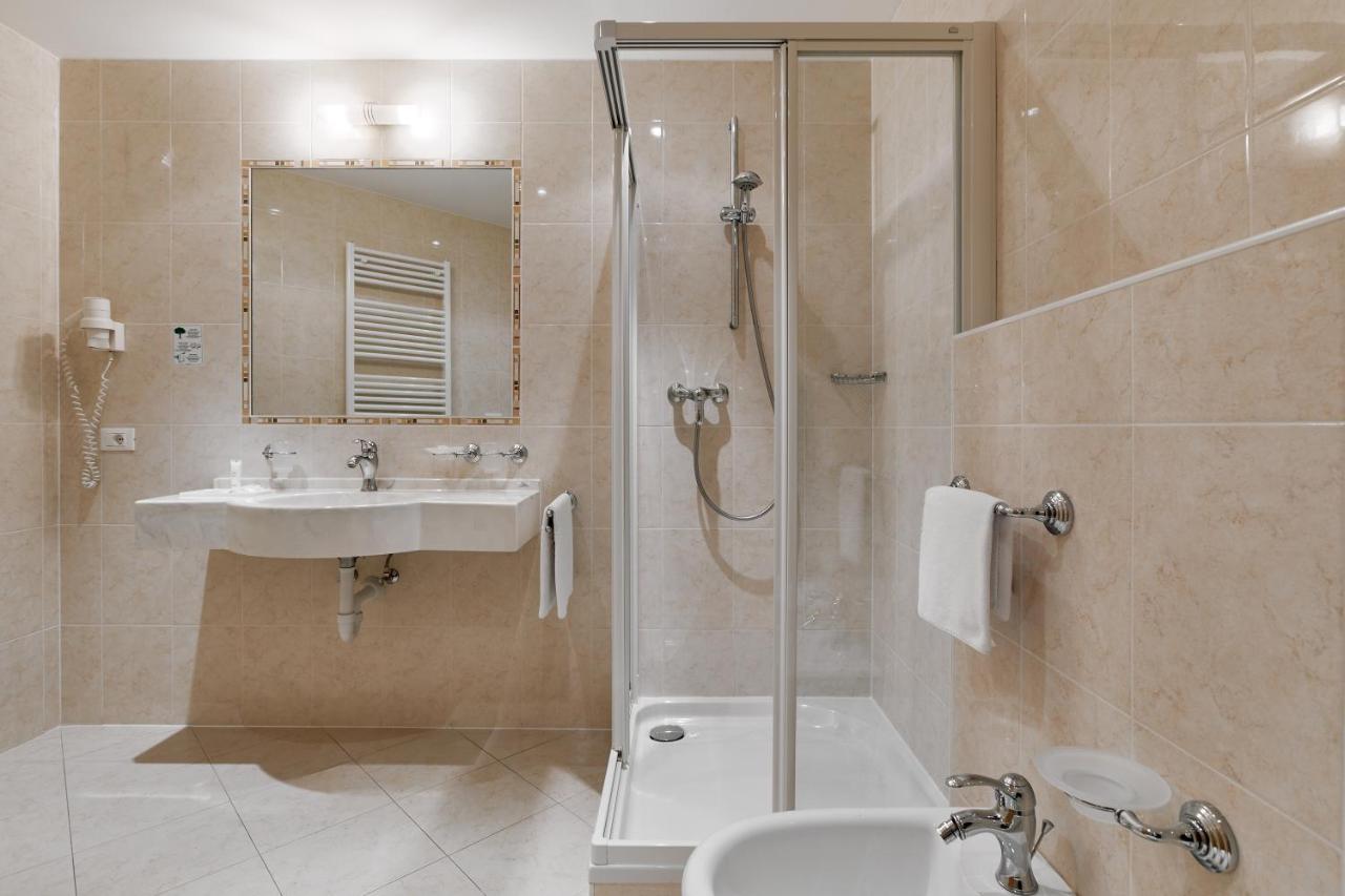 Double Room with Balcony,1531114282:JPEG