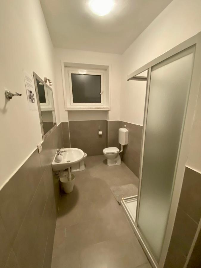 Single Room External