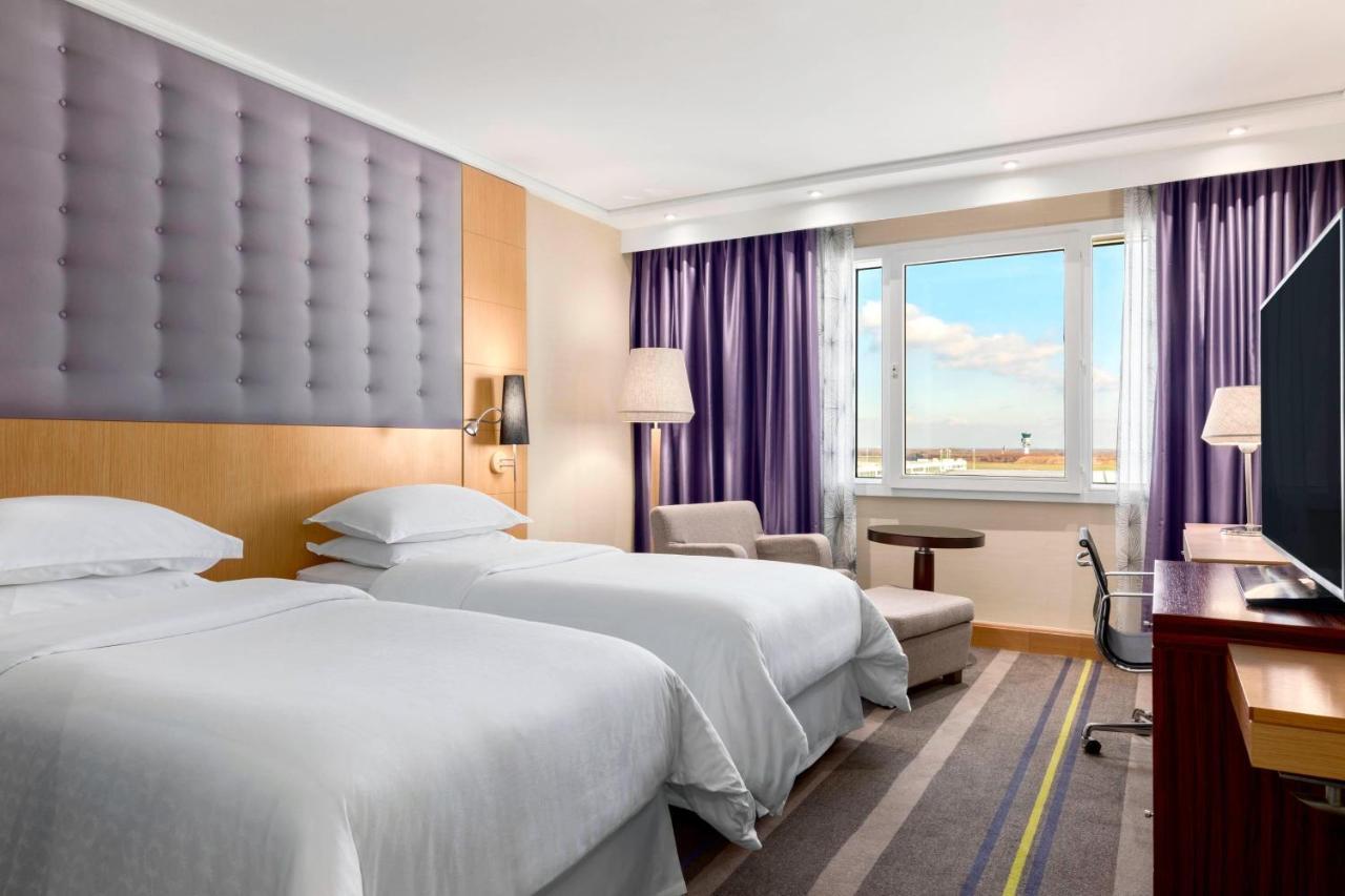 Club, Club level, Guest room, 2 Twin/Single Bed(s),1686421027:JPEG