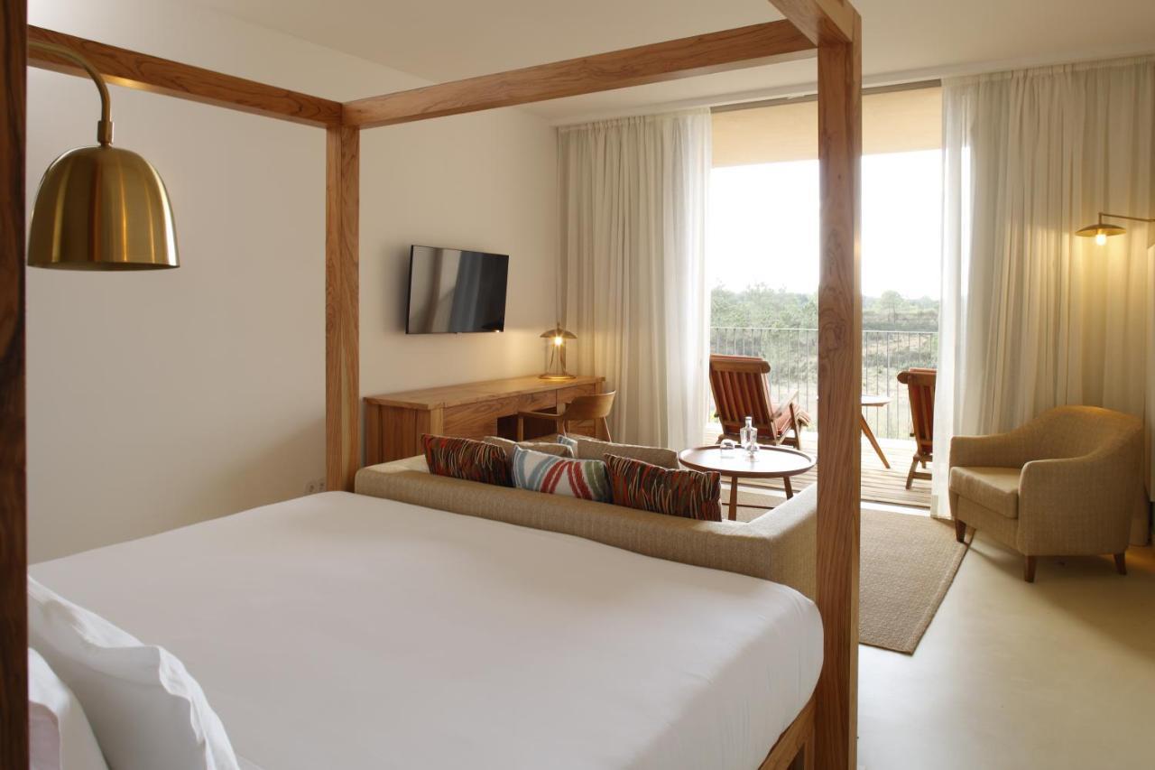 Premium Double Room with Balcony and Park View,1575023561:JPEG