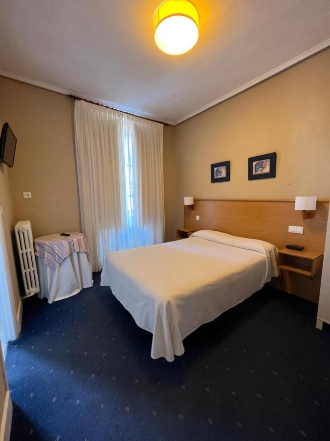 Single Room,1381925657:JPEG