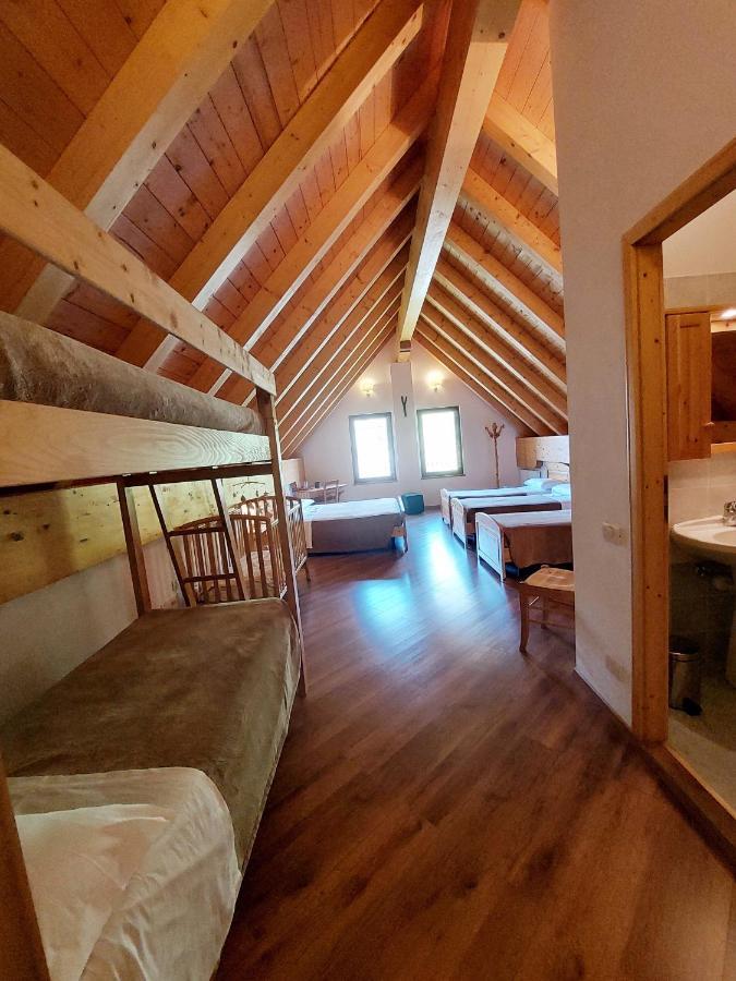 Family Room Private Bathroom