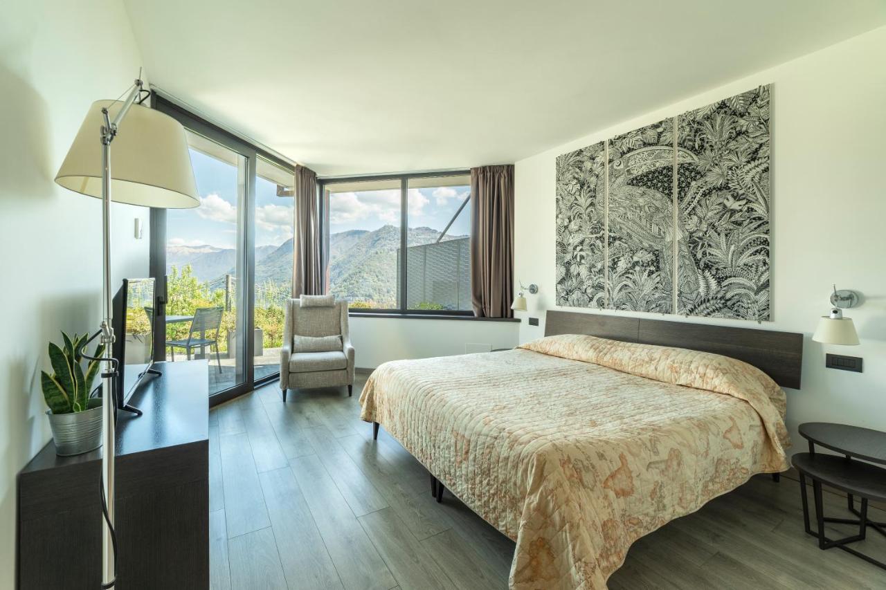 Deluxe Double or Twin Room Partial Lake View Garden
