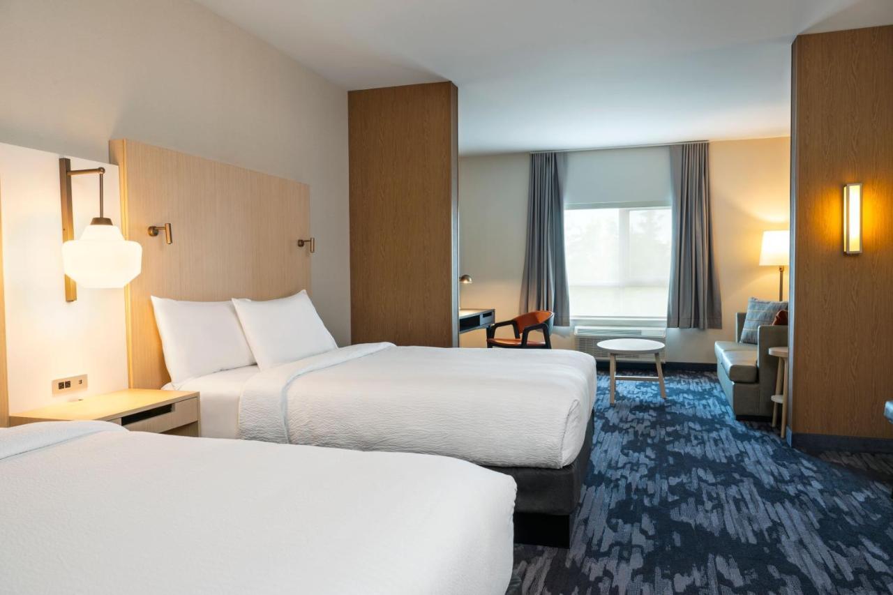 Queen Room with Two Queen Beds and Sofa Bed,1591282793:JPEG