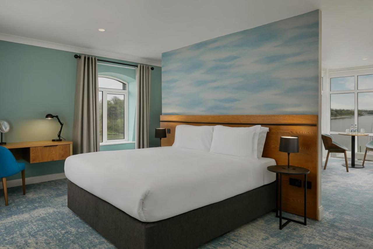 Junior Riverview Suite,1403752964:JPEG