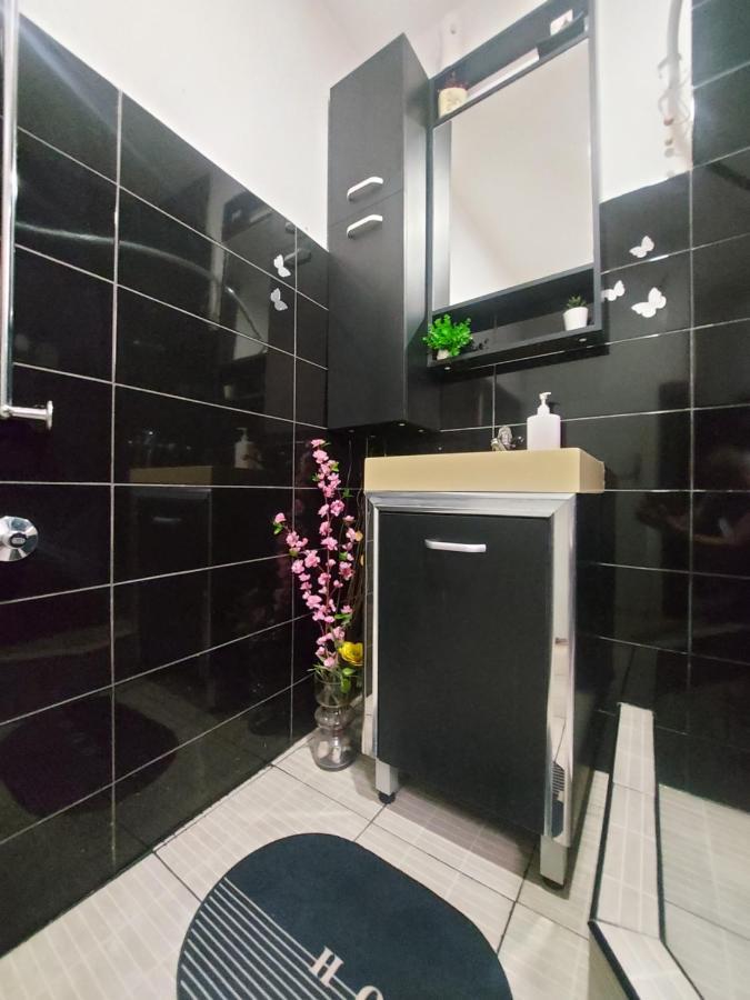 Double Room,1414333106:JPEG
