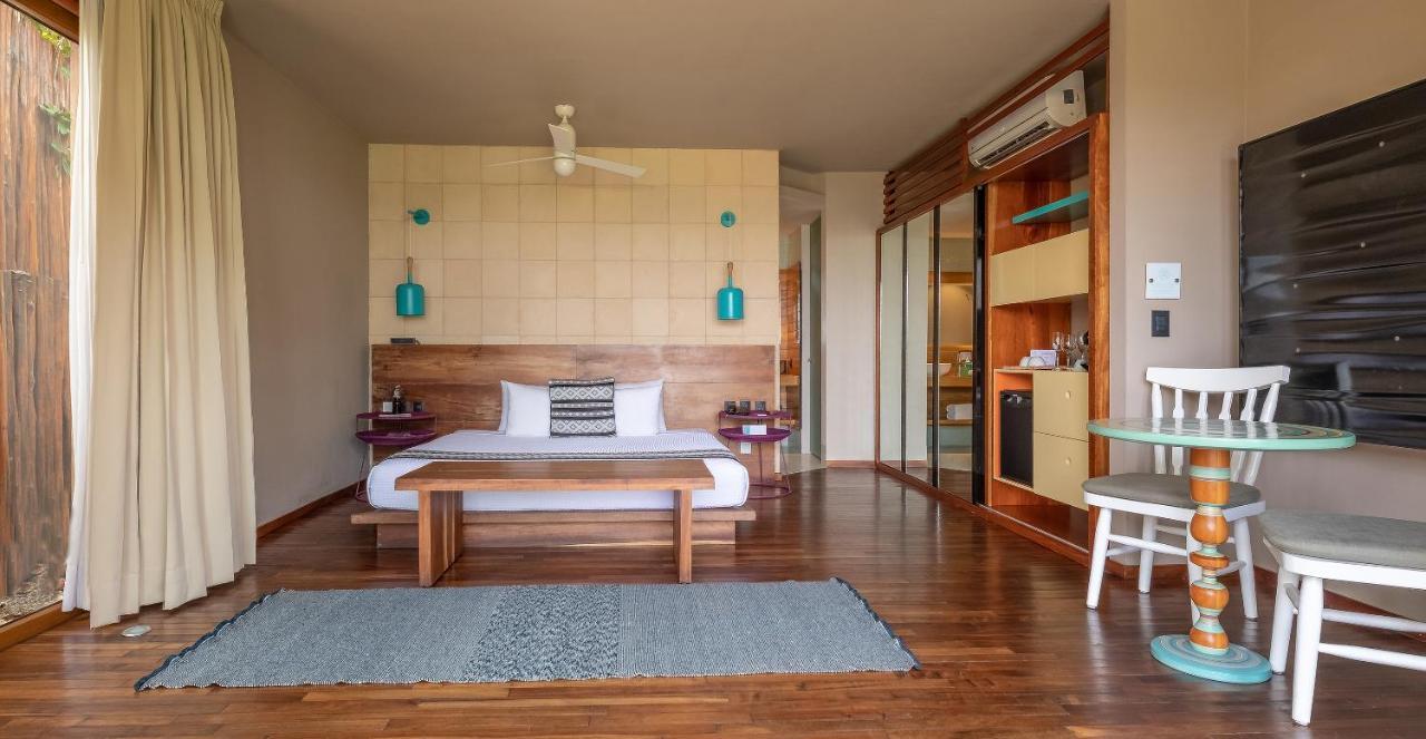 Quarto com Vista Mar e Banheira de Hidromassagem